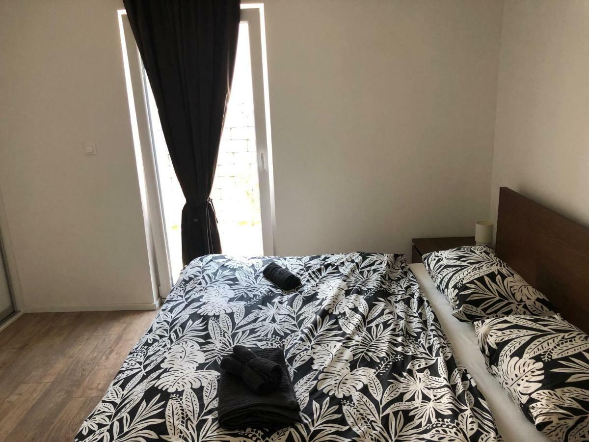 Apartman V Centre Michaloviec Michalovce Extérieur photo